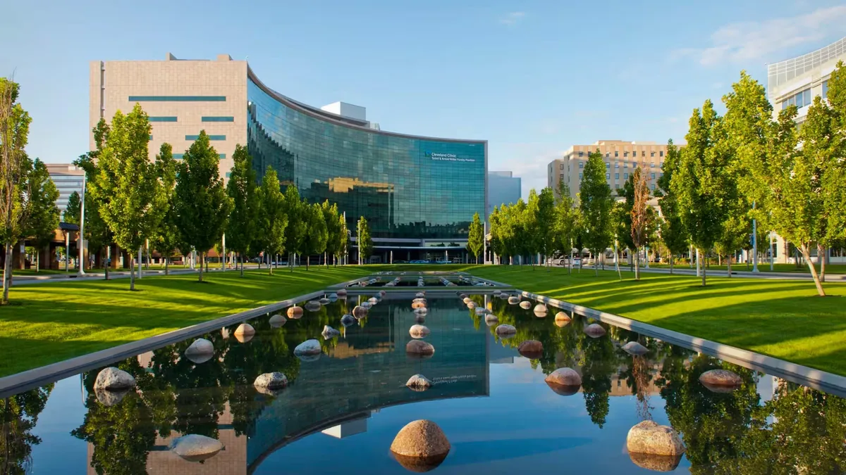 Cleveland Clinic main campus and reflecting pool