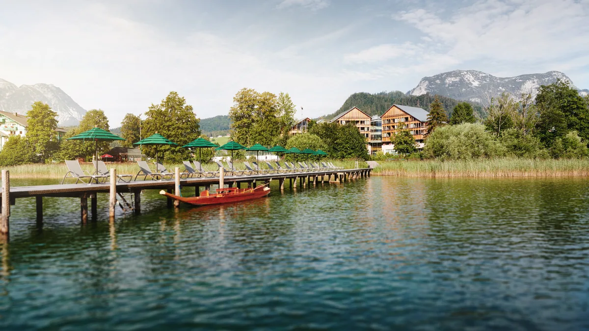 MAYRLIFE Medical Health Resort Altaussee and its lakeside jetty